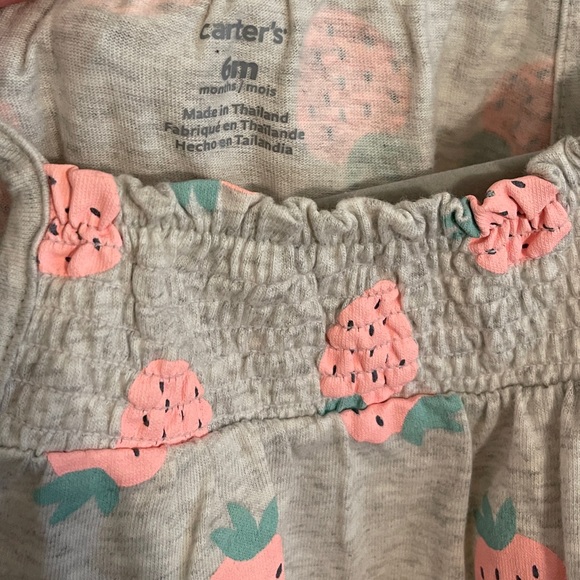 Adorable 6 month Carter’s jumpsuit - Picture 3 of 4